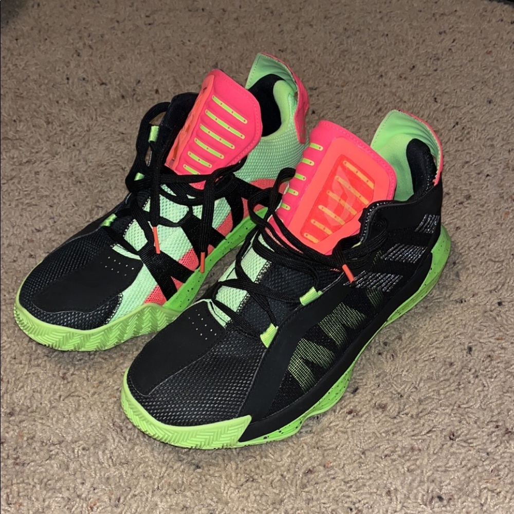 Adidas Dame 6 size 10.5 mens worn a few times, like new